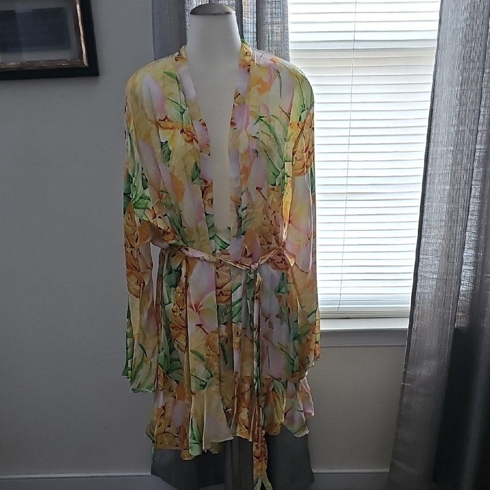 Sassy Jones Vibrant Floral Kimono With Shorts